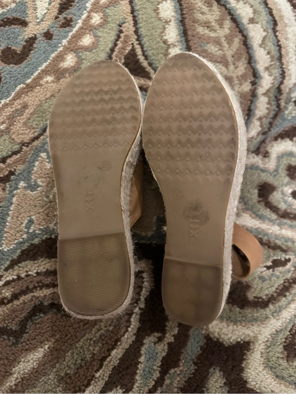 XTI tan espadrille